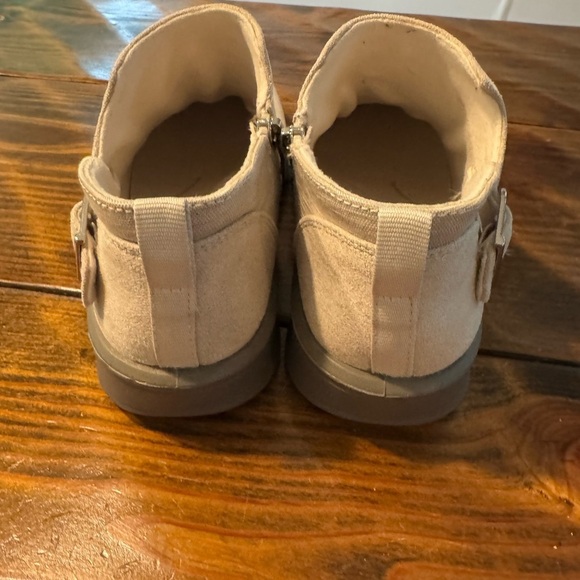 BZEES Genie Comfort Cozy Almond Color low Booties Women’s Size 9 - Picture 4 of 8